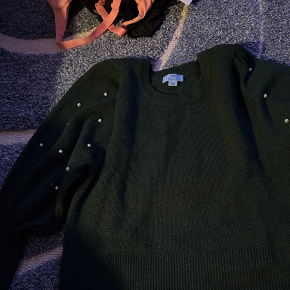 Like New..Elegant CeCe Green Sweater with Pearl Accents